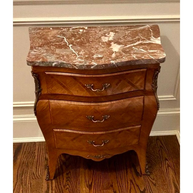 French Mid-20th-Century Louis XV Style Rosewood Bombé Commode For Sale - Image 3 of 9