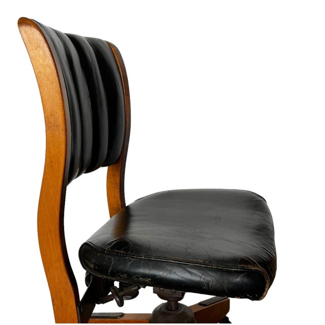 Measurement: 33.5”H x 25”W x 25”D Seat Height: 19” Seat: 14 3/4” x 16 3/4” Crafted with the highest quality materials,...