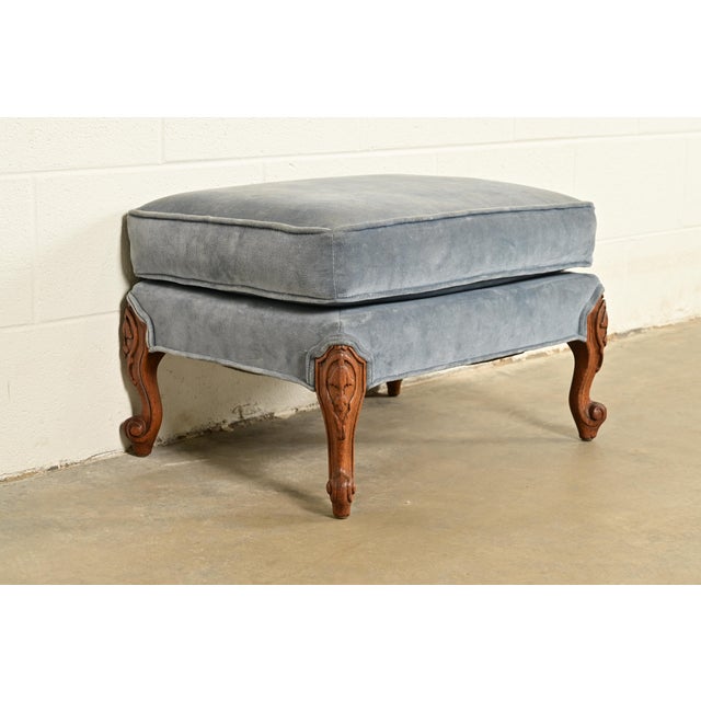 Baker Furniture Style French Provincial Louis XV Carved Walnut Velvet Upholstered Lounge Chair and Ottoman | Circa 1960s For Sale - Image 12 of 16