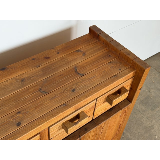 Late 20th Century Scandinavian Brutalist Pine Sideboard by Hans Frydendahl, Denmark, 1970s For Sale - Image 5 of 9