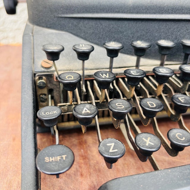 1930s Underwood Noiseless 77 Portable Typewriter For Sale - Image 13 of 17