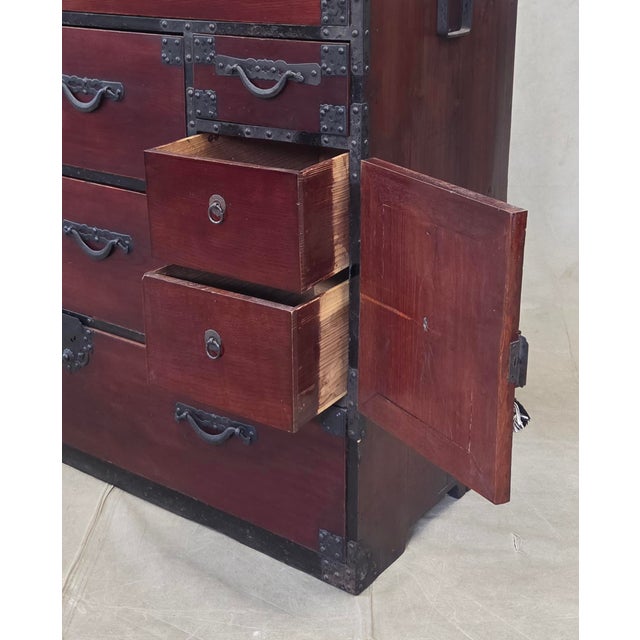 Early 20th Century Antique Early 1900s Meiji Period Japanese Pine/Elm Tansu Chest With Iron Hardware For Sale - Image 5 of 16