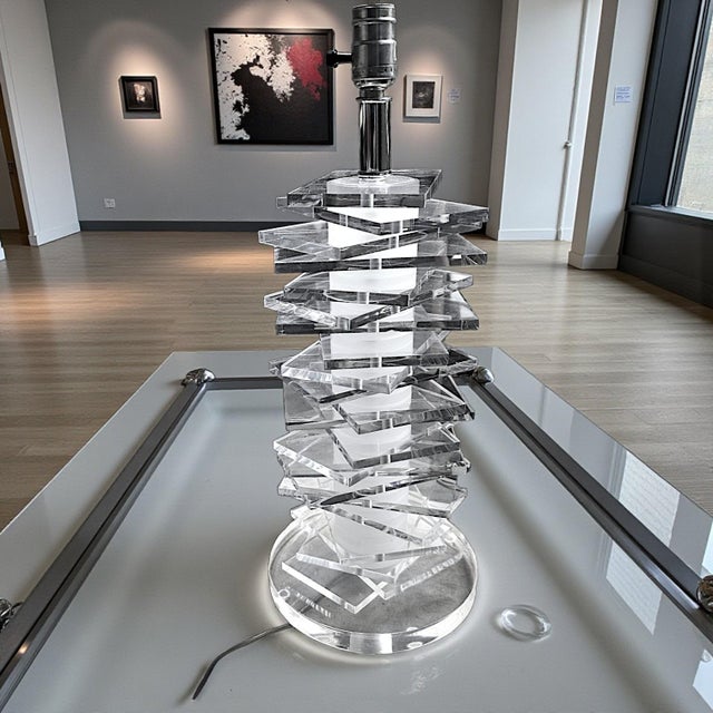 1970s Vintage Mid Modernist Clear Lucite Stacked Tiled Skyscraper Table Lamp, Attributed to Bauer For Sale - Image 5 of 10