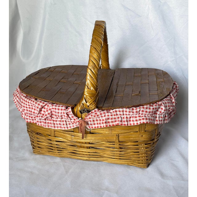 Brown 1950’s Americana Picnic Basket For Sale - Image 8 of 8