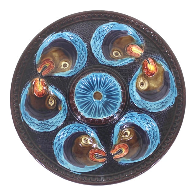 1870 French Onnaing Majolica Oyster Plate Kissing Fish Heads Antique Ceramic La Faïencerie D’Onnaing For Sale