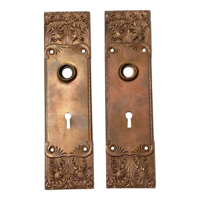 Share Pair Antique Ornate 1800's Bronze Escutcheon Door Knob Hardware Backplate Mount For Sale