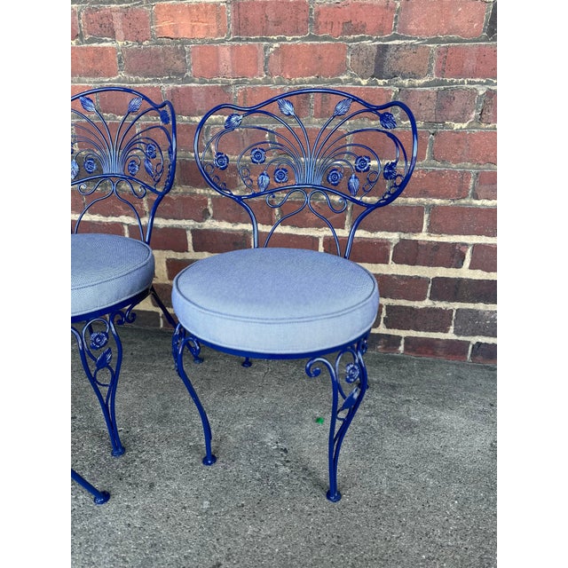 Mid 20th Century Vintage Whimsical Patio Dining Set 6 Chairs and Table Professionally Powder Coated and Upholstered For Sale - Image 5 of 9