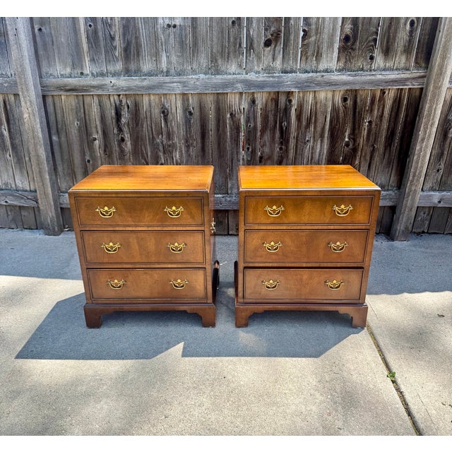 Late 20th Century Vintage Henredon 18th Century Style Bedside Chests - A Pair For Sale - Image 5 of 10