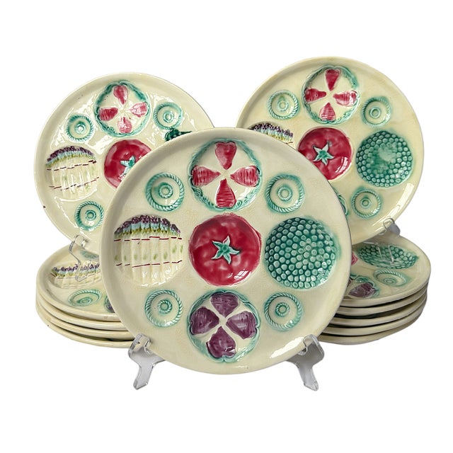 French Country 1950's French Portieux Vallerysthal Majolica "Légumes en Relief" Dinner Plates – Set of 12 For Sale - Image 3 of 6