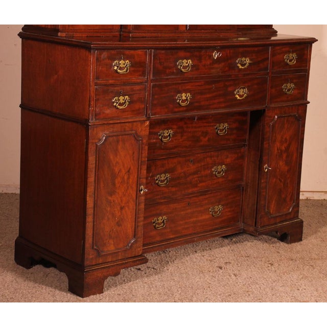18th Century Mahogany Showcase Cabinet For Sale - Image 11 of 15