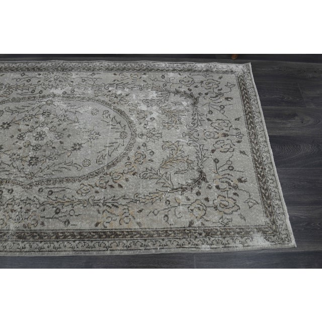 Islamic 1970s Vintage Handmade Wool Cotton Grey Area Rug For Sale - Image 3 of 11