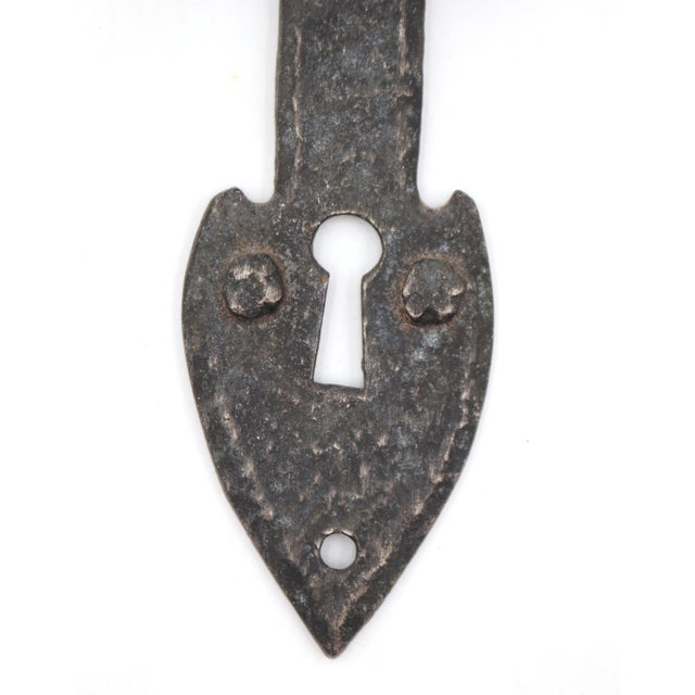 Arts & Crafts Early 20th Century Arts & Crafts Cast Iron Dummy Single Door Knob Set With Plate For Sale - Image 3 of 5
