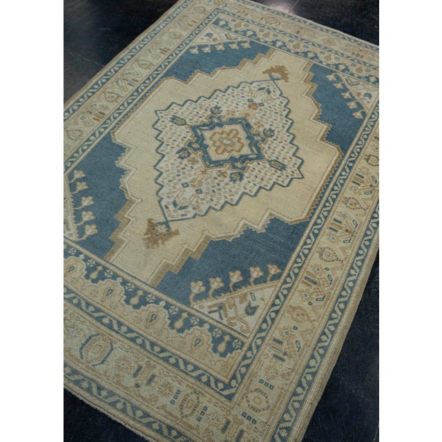 Turkish Turkish Anatolian Rug 4'1" x 6' #17578 For Sale - Image 3 of 8