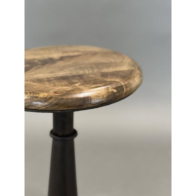 Cast Iron Stool by Singer, in Very Good conditions. Designed 1890 to 1919 I have official proof of authenticity such as...