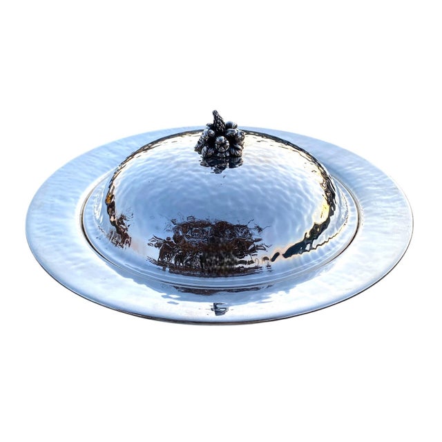 This exquisite silver-plated bowl, crafted by the esteemed Cassetti atelier in Florence, embodies the artistry and...