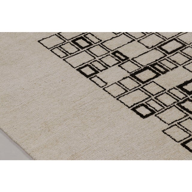 Modern Rug & Kilim’s Modern Rug in Gray and Black Geometric Field For Sale - Image 3 of 8