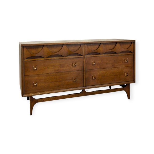 Wood Vintage Broyhill Premier Brasilia Mid-Century Modern 6-Drawer Dresser Original Finish. For Sale - Image 7 of 11