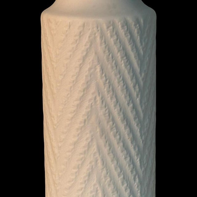 Large White Ceramic Model Zig-Zag Vase from Hutschenreuther Hohenberg, West Germany, 1960s For Sale - Image 3 of 6
