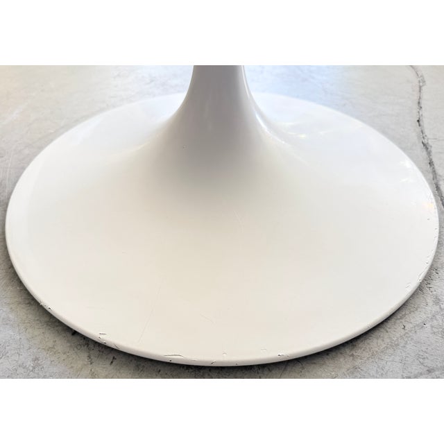 Eero Saarinen for Knoll Round Dining Table For Sale - Image 11 of 11