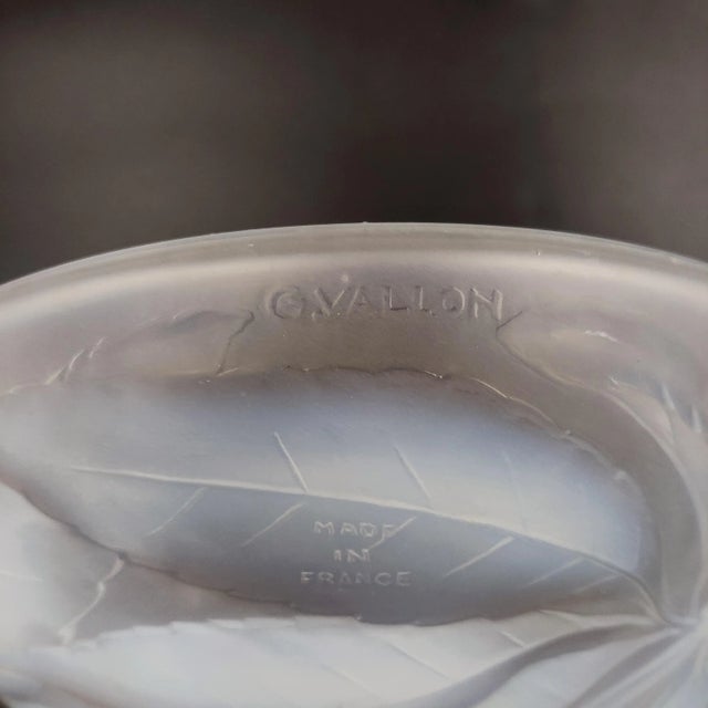 Art Deco Opalescent Glass Bowl with Cherries by G. Vallon, France, 1930s For Sale - Image 4 of 5