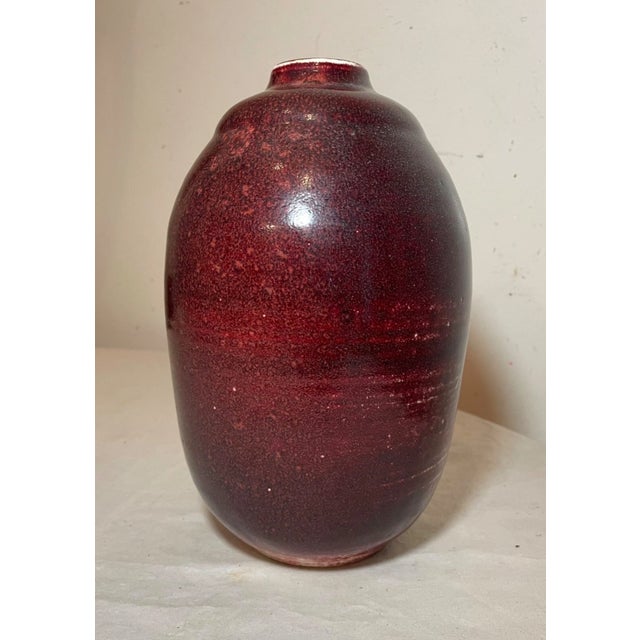 Rare Vintage Handmade Dean Maxfield Mullavey Nationals Ox Blood Red Pottery Vase For Sale - Image 4 of 12