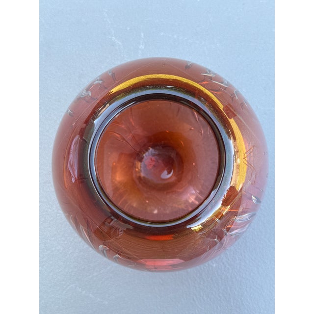 1980s Iridescent Sparkle Air Trap Bubble Vein Art Glass 6.5" Vase Signed '80 For Sale - Image 10 of 18