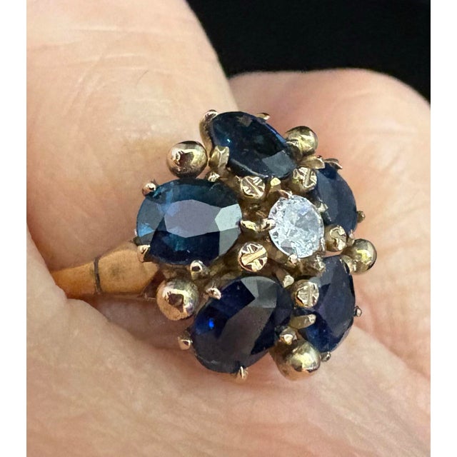 Late 20th Century 14k Yellow Gold, Blue Sapphire and Diamond Flower Cluster Ring With Arthritic Shank., Size 6.25 to 7 For Sale - Image 5 of 9
