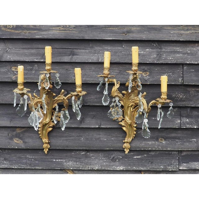 Metal Vintage Louis XV Romantic French Bronze Wall Sconces Crystal Lighting, 1950s, Set of 2 For Sale - Image 7 of 10