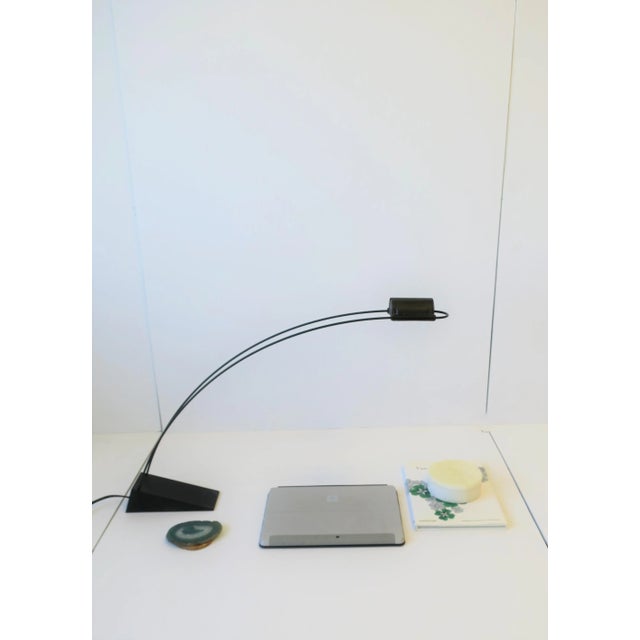 Metal Black Minimalist Desk Lamp by Designer Robert Sonneman, Circa 1980s For Sale - Image 7 of 12