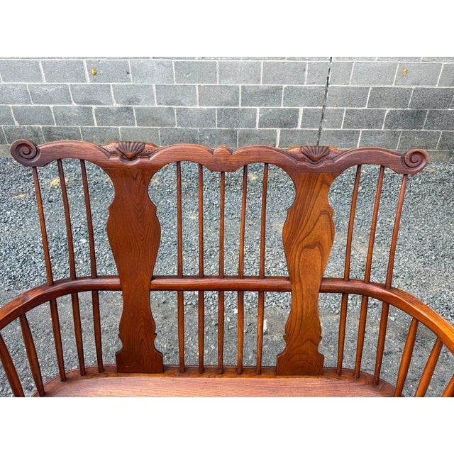 Early 20th Century Vintage George III Style Solid Oak Windsor Style Comb- Back Settee Bench For Sale - Image 5 of 17