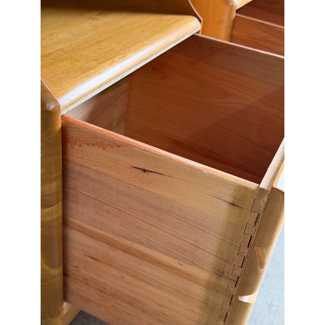 Pair of Heywood-Wakefield Maple Nightstands Sculptural Solid Wood Bedroom Bedside Tables Mid-Century Modern 1950s For Sale - Image 9 of 10