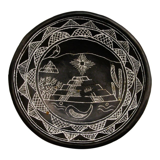 1910s Diaguita Black and White Etched Three Footed Ceramic Bowl From Northern Chile For Sale
