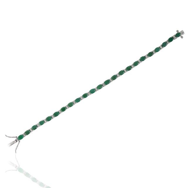 Contemporary Classic 10.05 Ct Natural Oval Emerald & Diamond Tennis Bracelet in Solid 925 Silver For Sale - Image 3 of 12