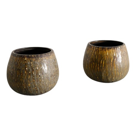 Mid-Century Swedish Stoneware Rubus Bowls by Gunnar Nylund for Rörstrand, 1950s, Set of 2 For Sale