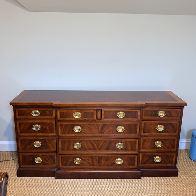 Hekman Georgian Breakfront Dresser For Sale In Washington DC - Image 6 of 8