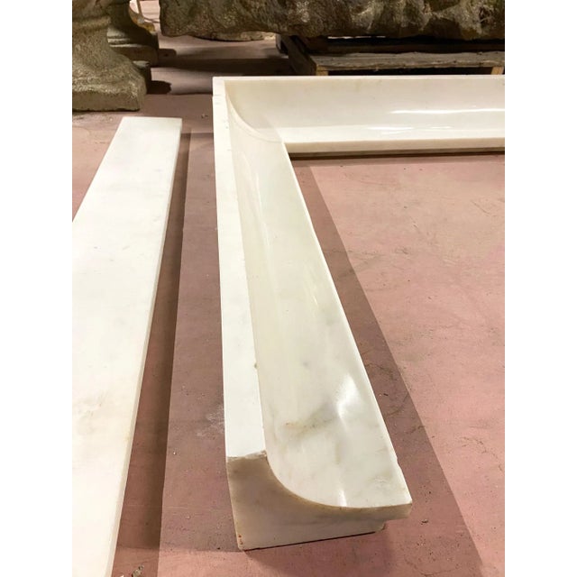 Vintage Marble Fireplace, 1930s, in Very Good conditions. Designed 1920 to 1949