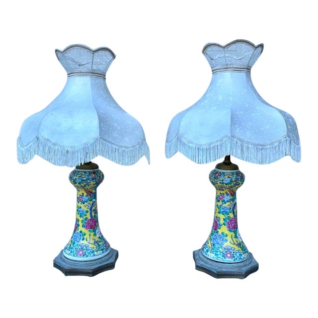 Monumental Pair of Early 19th-Century Chinese Famille Rose Porcelain Vase Lamps For Sale