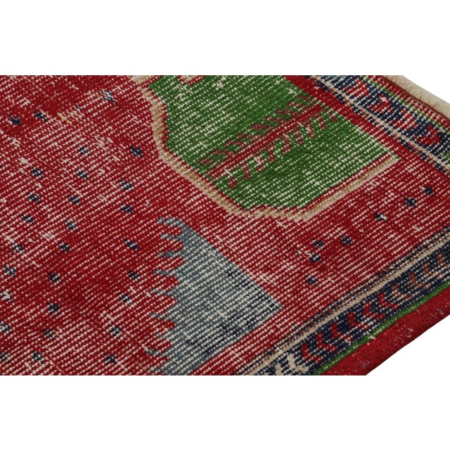 1950s 1950s Vintage Oushak Tribal Rug With Geometric Patterns For Sale - Image 5 of 7