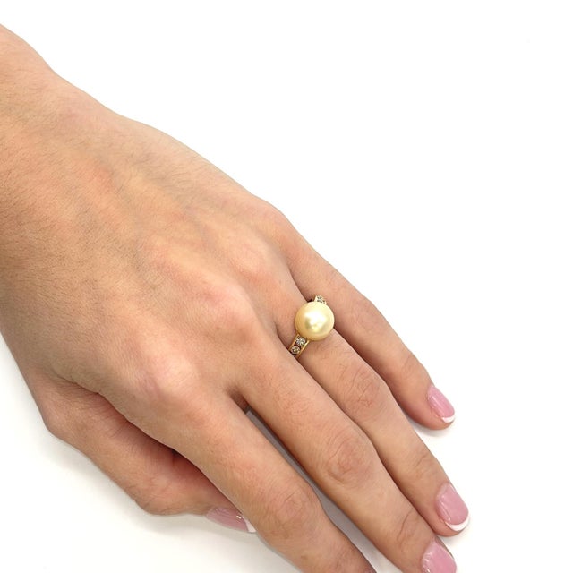 18k Yellow Gold Ring With a Yellow Pearl & Channel Set Diamond Accents - 6.25 For Sale In Phoenix - Image 6 of 6