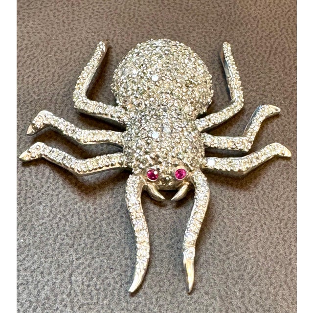 Contemporary Vintage 18 Karat White Gold & 7.7 Ct of Diamond Spider Brooch /Pin , 18.8 Gm For Sale - Image 3 of 18