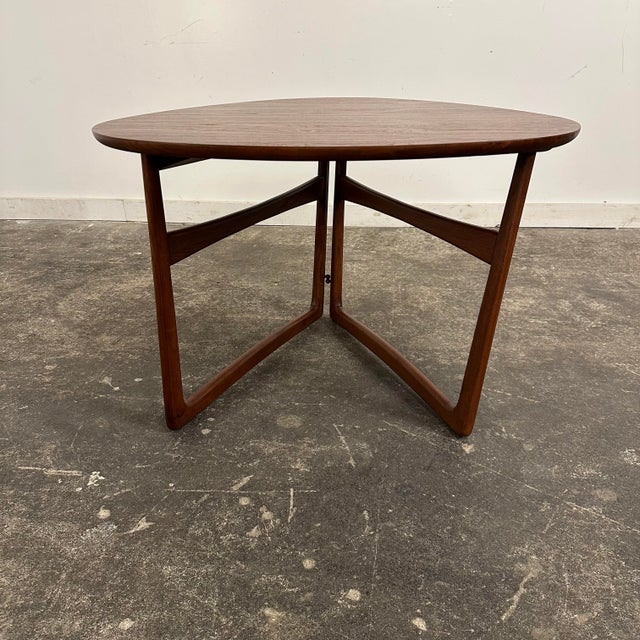 Mid-Century Modern 1950s Foldable Teak Side Table by Peter Hvidt and Oral Mølgaard-Nielsen for France and Daverkosen For Sale - Image 3 of 12