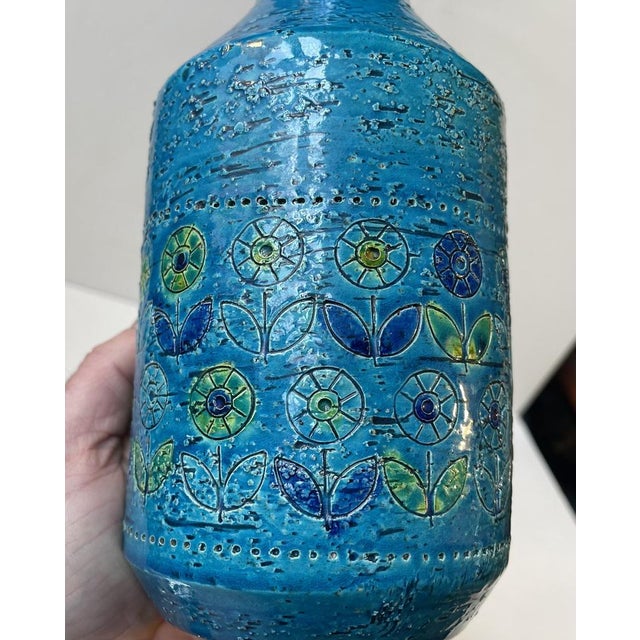 Mid-Century Modern Rimini-Blue Stoneware Vase with Sunflowers by Aldo Londi for Bitossi, 1960s For Sale - Image 3 of 9