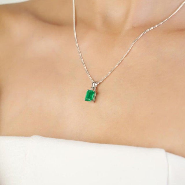 2.26 CTW Green Onyx Octagon Pendant in 925 Sterling Silver For Sale - Image 9 of 12
