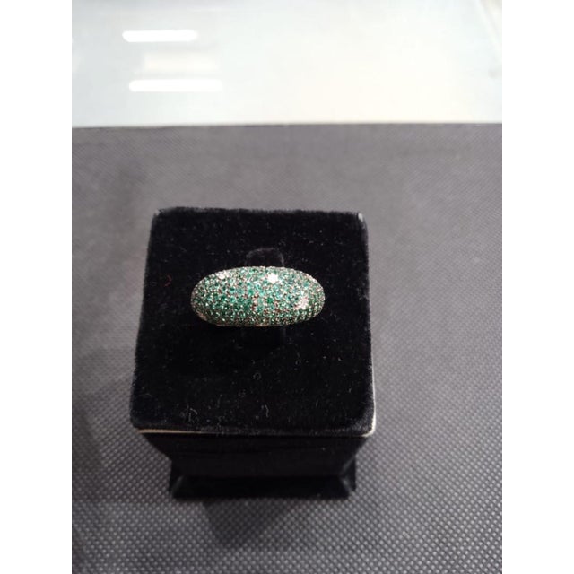 2020s Natural 18k Gold Emerald Halo Ring With 0.21ct Diamonds, New Design For Sale - Image 5 of 8