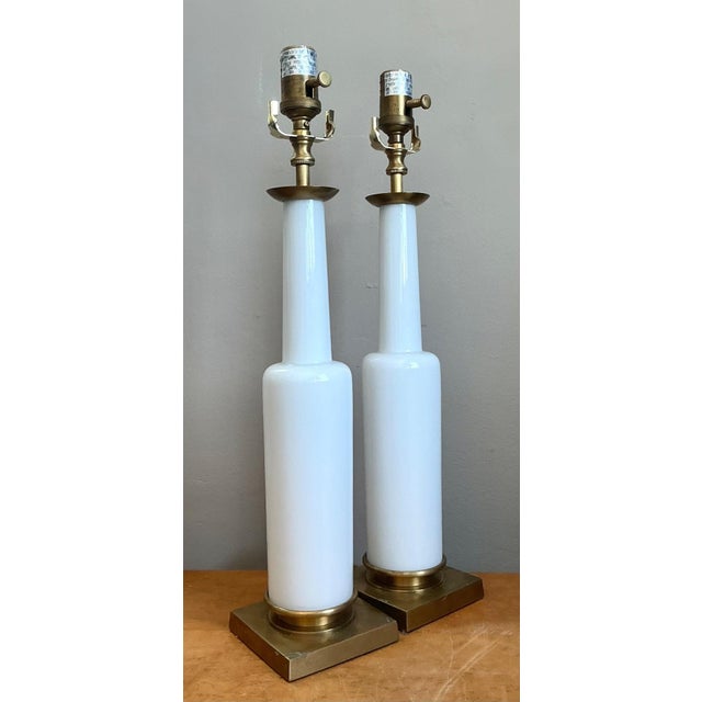 Mid-Century Modern Vintage Mid-Century Modern Style White Ceramic Table Lamps For Sale - Image 3 of 16