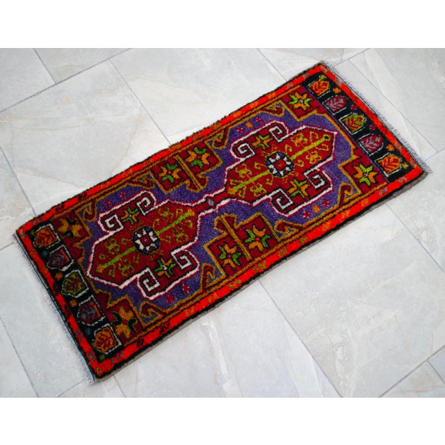 1970s Hand Made Turkish Mat Rug Small Rug Kitchen Mat Organic Wool - 1'7" X 3'3" For Sale - Image 4 of 11