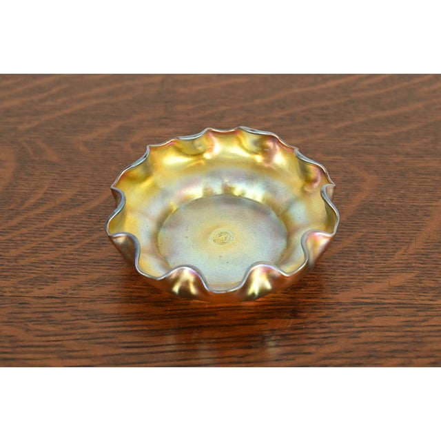 Louis Comfort Tiffany Favrile Iridescent Art Glass Scalloped Bowl For Sale In South Bend - Image 6 of 12