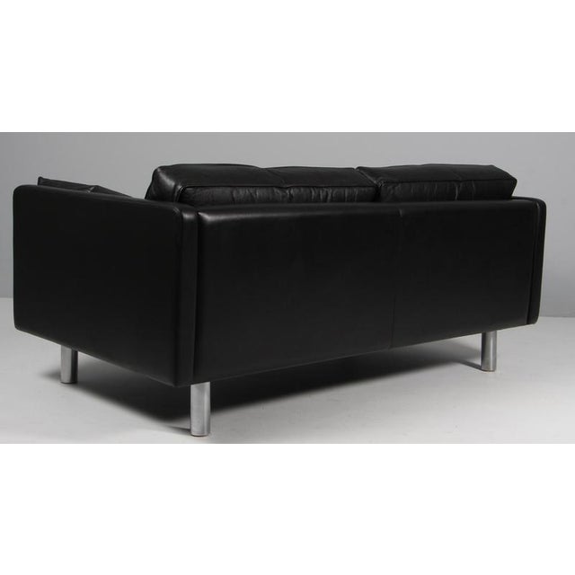 Metal Model 220 2,5-Seater Sofa in Black Leather by Erik Jørgensen For Sale - Image 7 of 8