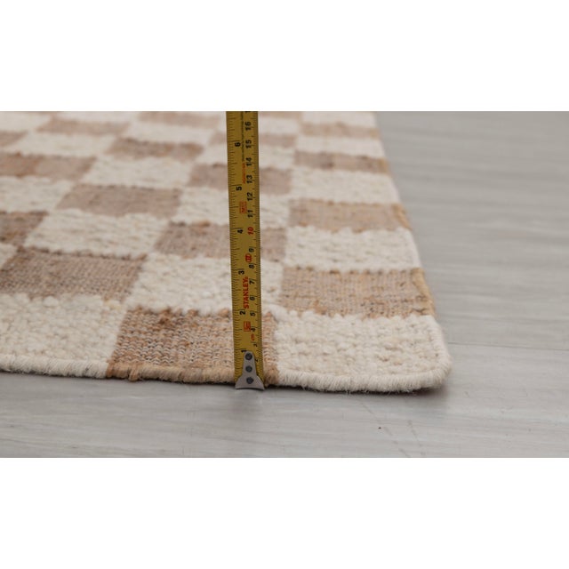 Ivory 2.6x6Ft. Checkered Natural Wool Jute Ivory Hand Woven Premium Quality Rug For Sale - Image 8 of 13
