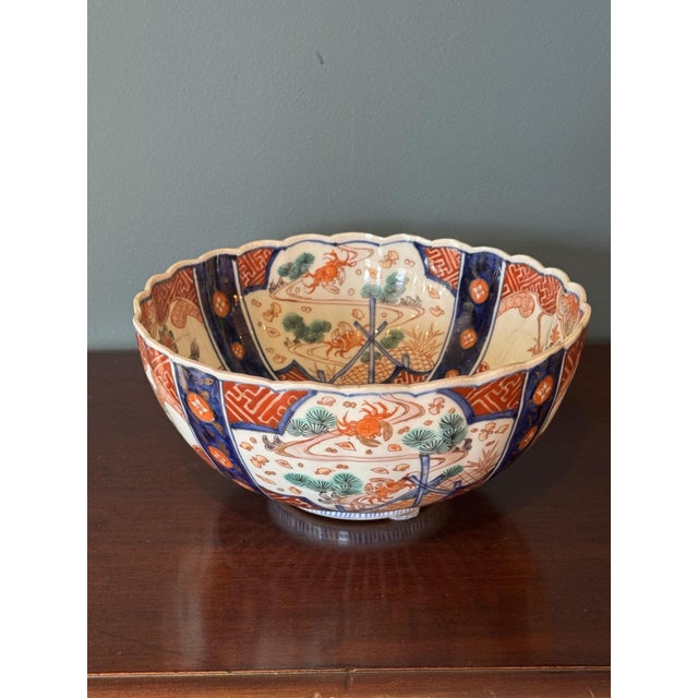 Hand-Painted Imari Porcelain Bowl with an Scalloped Rim, 1890s For Sale - Image 4 of 4